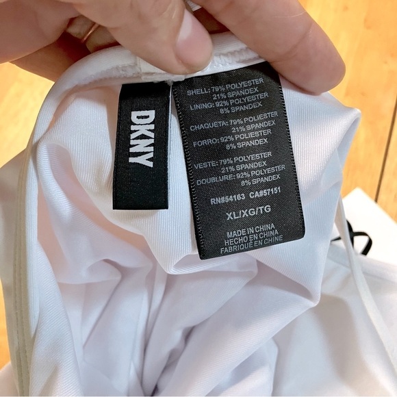 DKNY Women's Standard Elastic Strap White One Piece Swimsuit XL Beach, pool cute - Picture 13 of 13